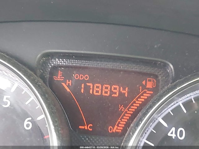 Nissan Versa 1.6 Sv