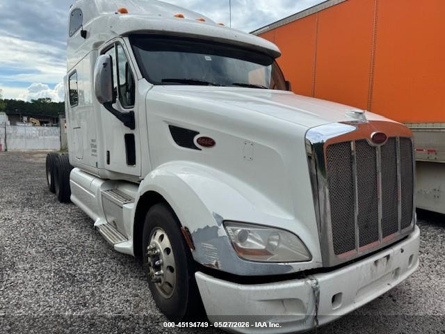 Salvage Peterbilt 587 Image