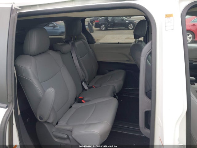 Toyota Sienna Xle