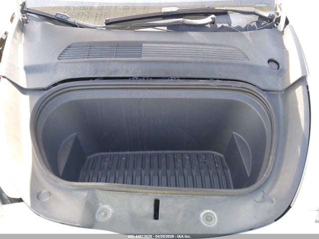 Tesla Model Y Long Range Dual Motor All-wheel Drive