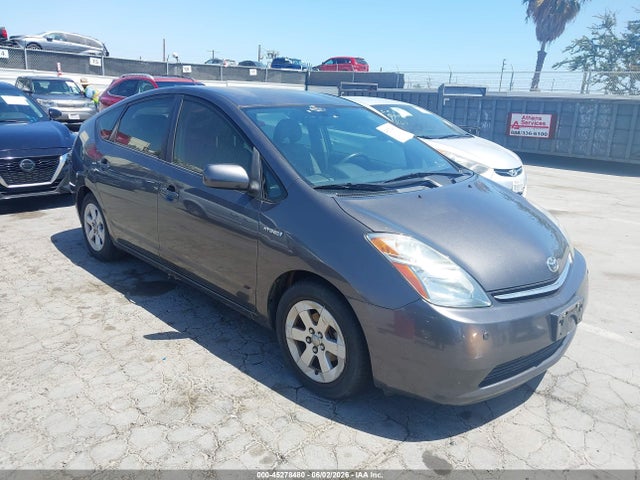 Salvage Toyota Prius Image