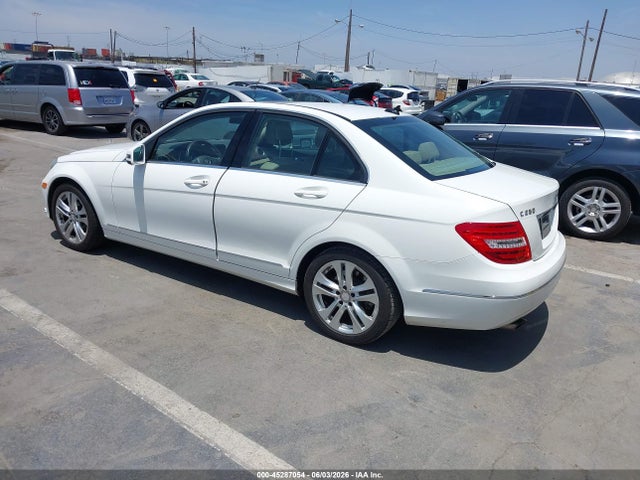 Mercedes-Benz C-Class Luxury