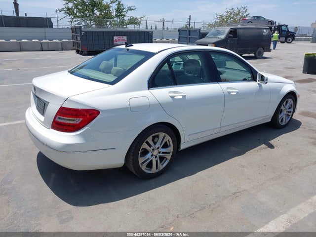 Mercedes-Benz C-Class Luxury