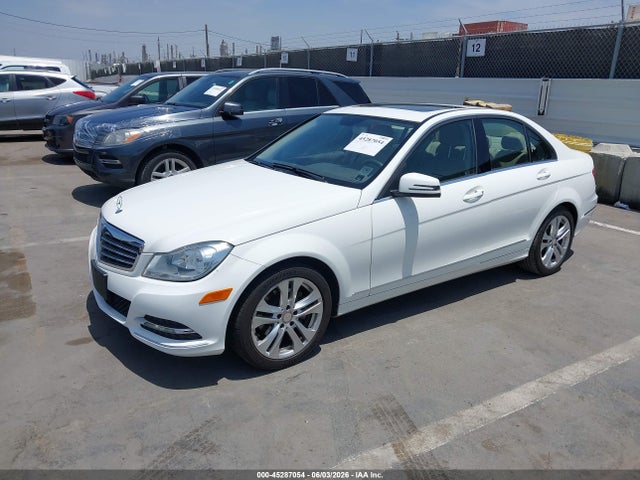 Mercedes-Benz C-Class Luxury
