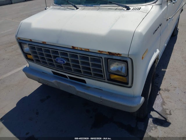 Ford Econoline E150 Van