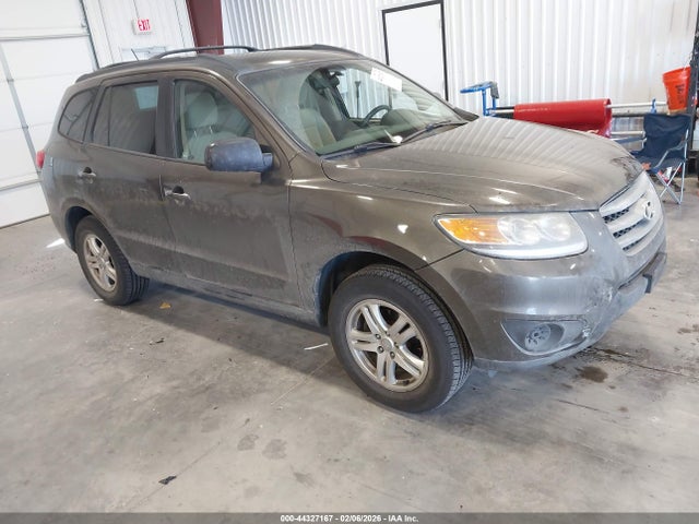 Salvage Hyundai SANTA FE Image