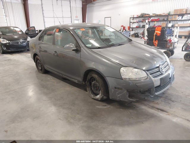 Salvage Volkswagen Jetta Image