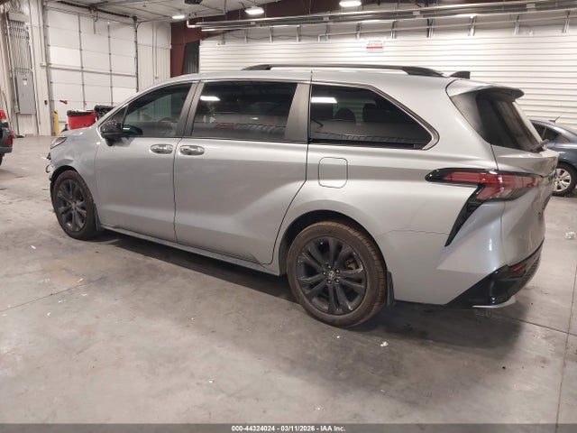 Toyota Sienna Xse