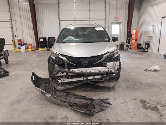 Toyota Sienna Xse