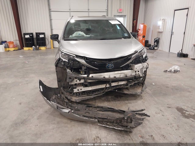 Toyota Sienna Xse
