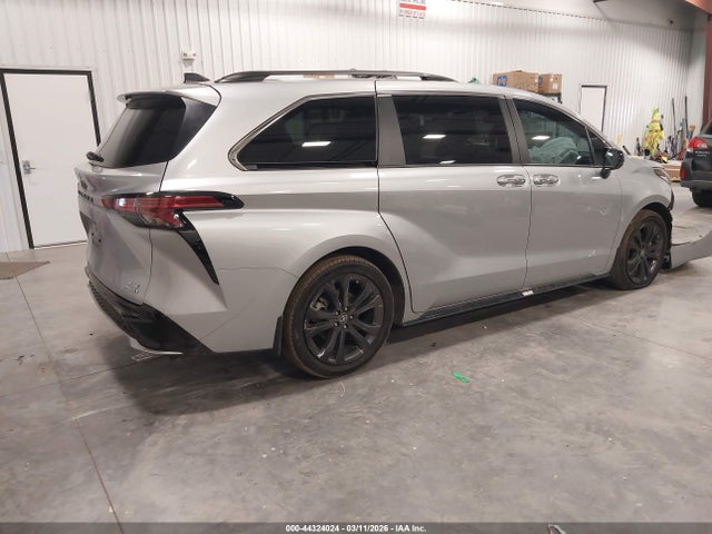 Toyota Sienna Xse