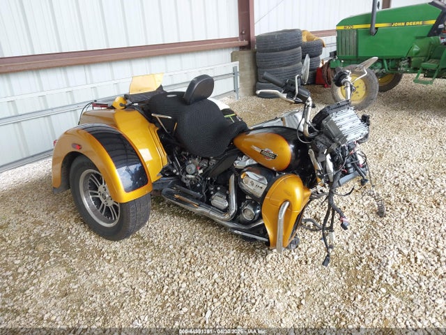 Salvage Harley-Davidson Flhtcutg Image