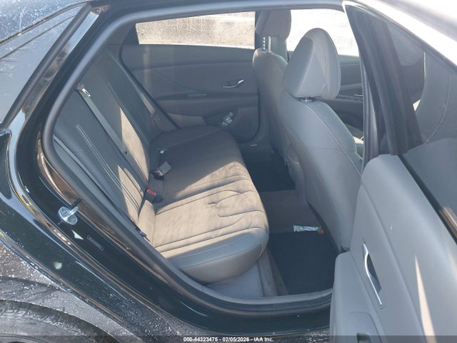 Hyundai ELANTRA Sel