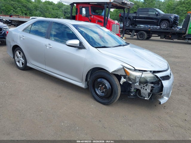Salvage Toyota Camry Image