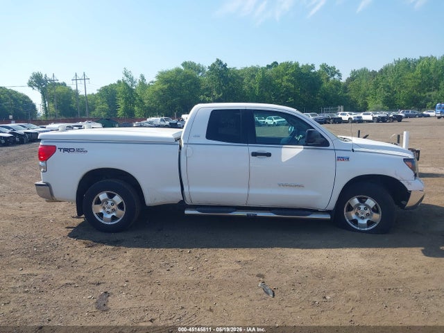 Toyota Tundra Sr5 5.7l V8