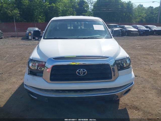 Toyota Tundra Sr5 5.7l V8