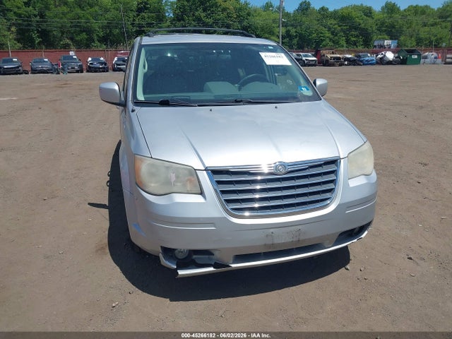 Chrysler Town & Country Touring