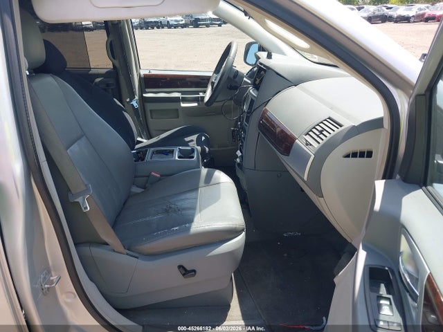 Chrysler Town & Country Touring