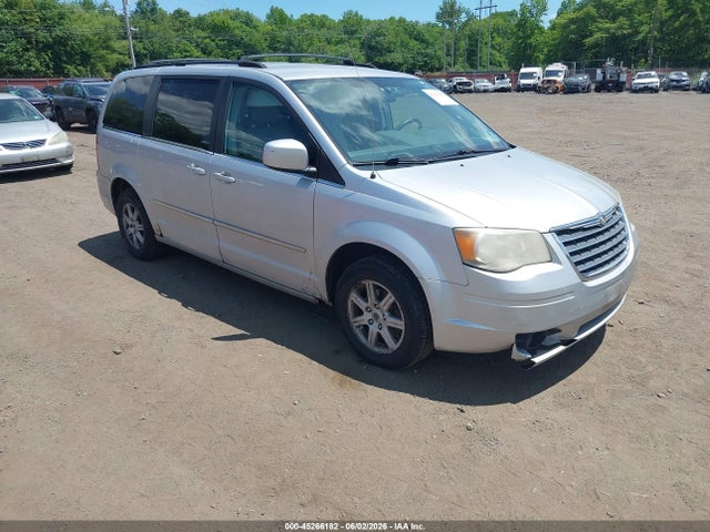 Salvage Chrysler Town & Country Image