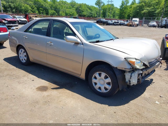 Salvage Toyota Camry Image