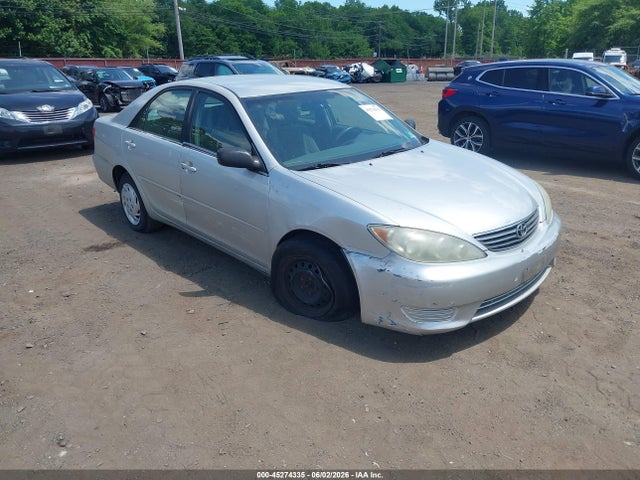 Salvage Toyota Camry Image