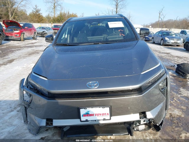 Toyota Bz Xle Plus