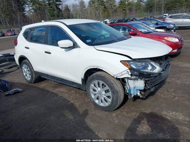Salvage Nissan Rogue Image