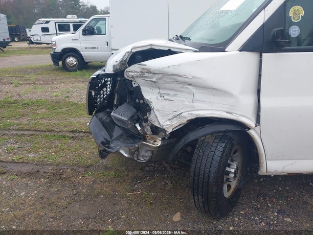 General Motors Savana Cutaway Work Van