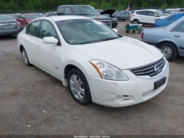 Salvage Nissan Altima Image