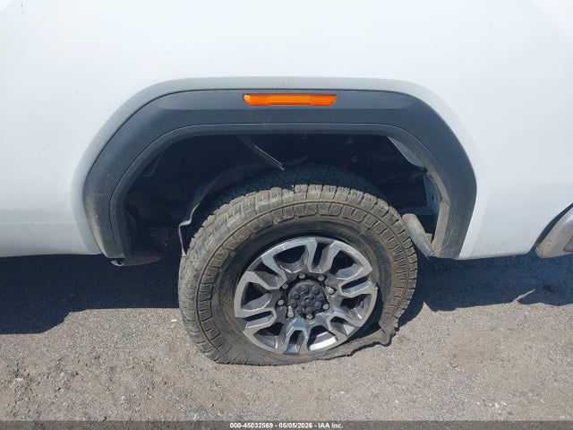 General Motors Sierra 3500HD 4wd  Long Bed Sle