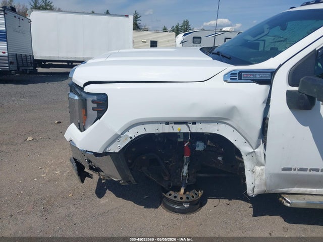 General Motors Sierra 3500HD 4wd  Long Bed Sle