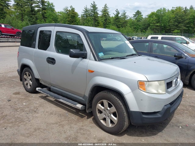 Salvage Honda Element Image