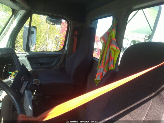 Freightliner Cascadia 125