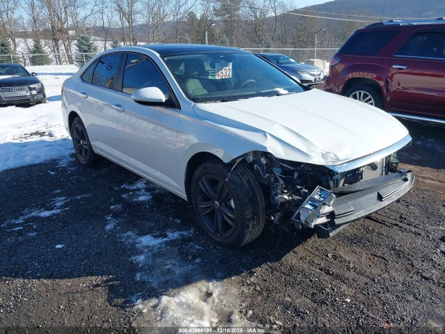 Salvage Volkswagen Jetta Image