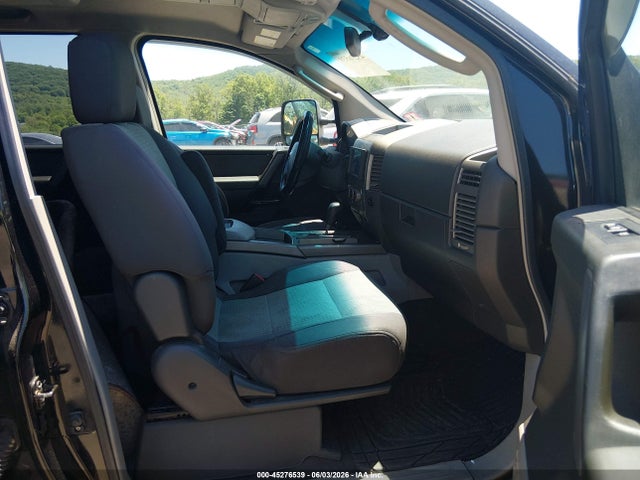 Nissan Titan Se