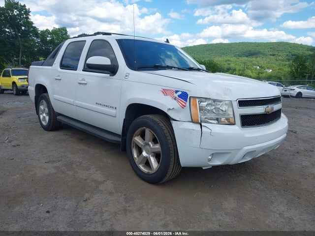 Salvage Chevrolet Avalanche 1500 Image