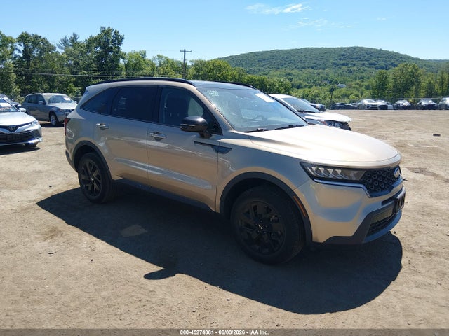 Salvage Kia Sorento Image