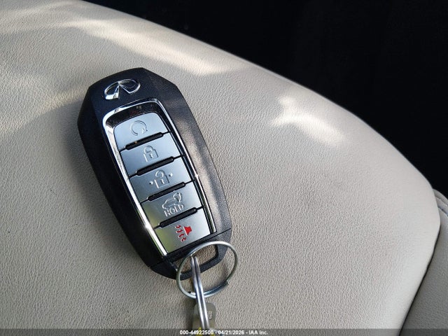 INFINITI Qx Luxe