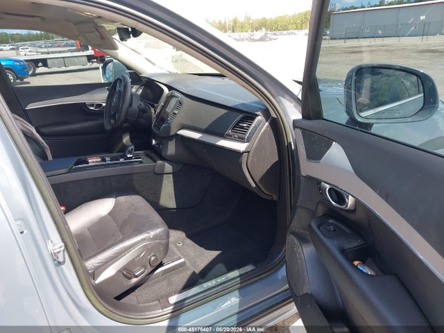 Volvo XC90 B5 Core