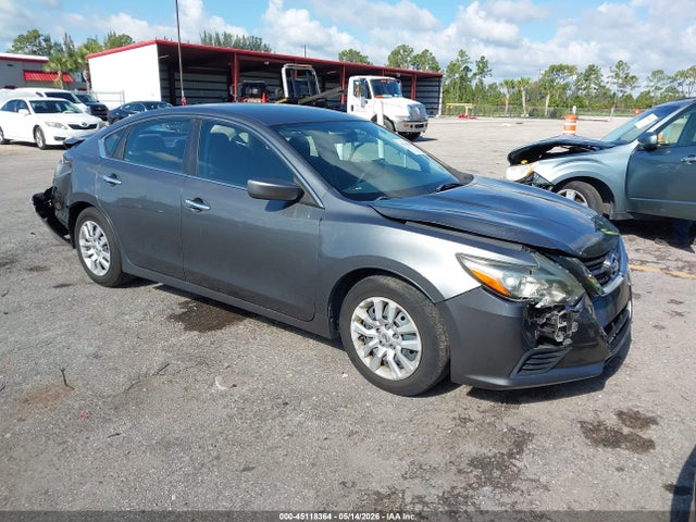 Salvage Nissan Altima Image
