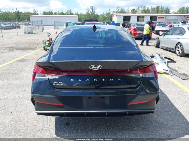 Hyundai ELANTRA Sel