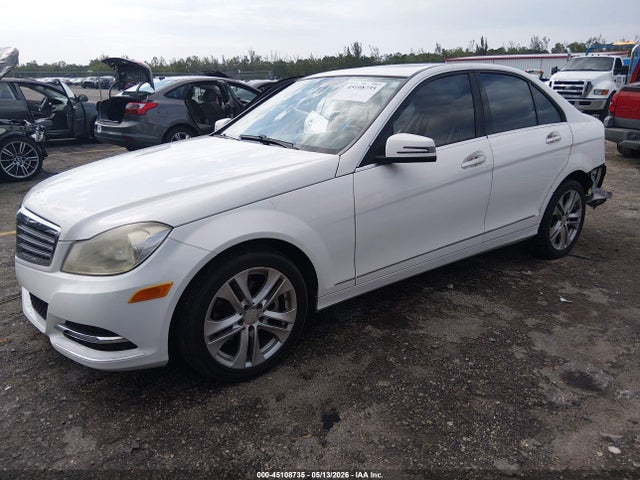 Mercedes-Benz C-Class Luxury
