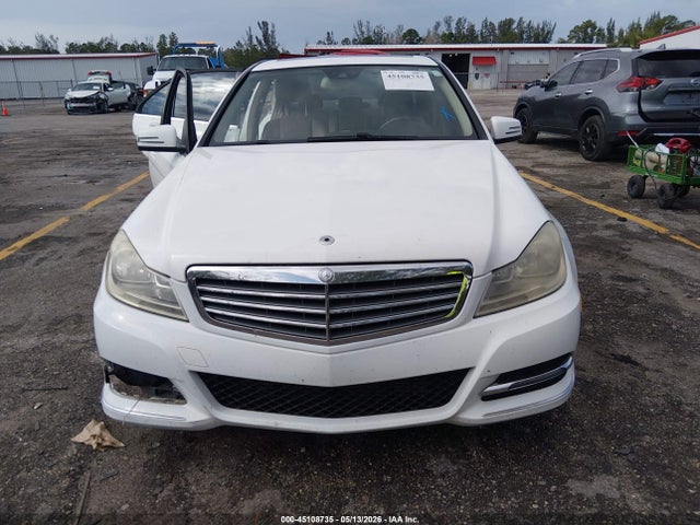 Mercedes-Benz C-Class Luxury