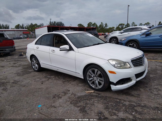 Mercedes-Benz C-Class Luxury