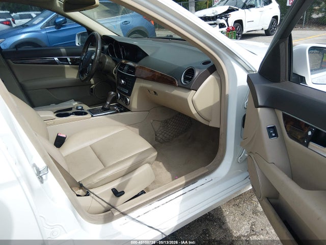 Mercedes-Benz C-Class Luxury
