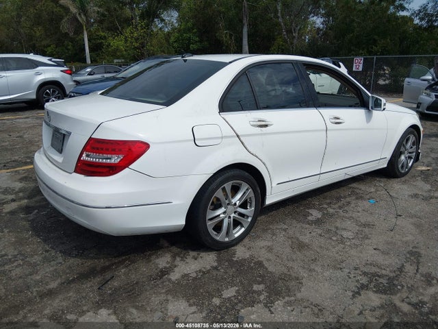 Mercedes-Benz C-Class Luxury