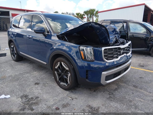 Salvage Kia Telluride Image