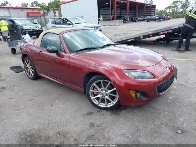 Salvage Mazda MX-5 Miata Image
