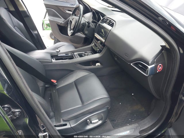 Jaguar F-PACE 25t Premium