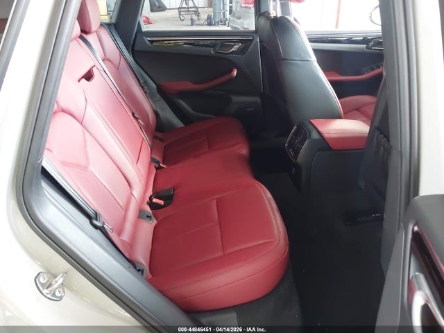Porsche Macan T